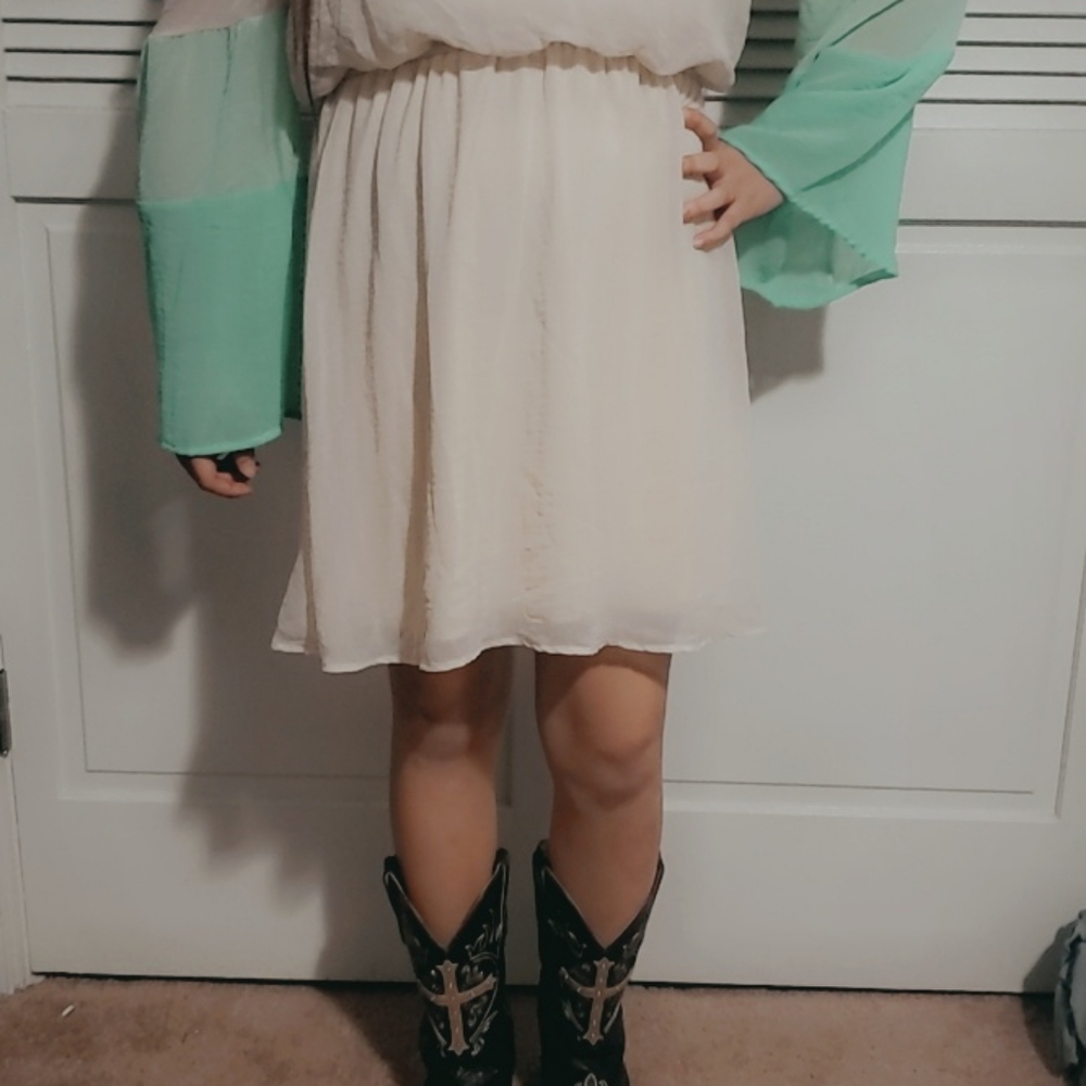 Dress - Picture 3 of 3
